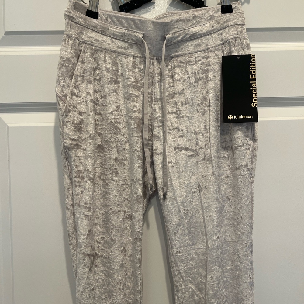 Lululemon Ready to Crush Jogger SPECIAL EDITION 6 NWT